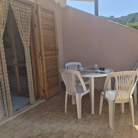 Cala Rossa 44 Apartamento Nisporto
